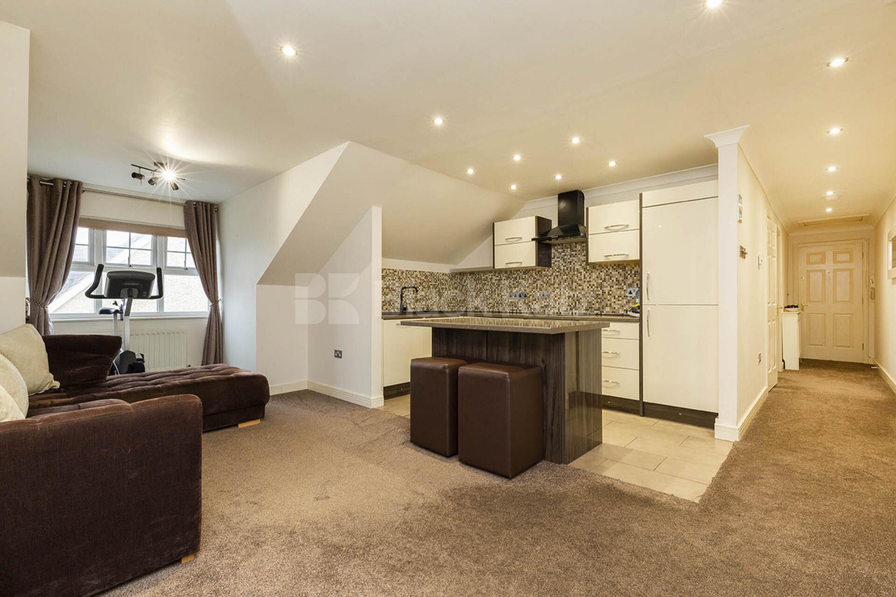 Located within a well kept purpose built building and close to amenities  Osier Crescent, Muswell Hill N10